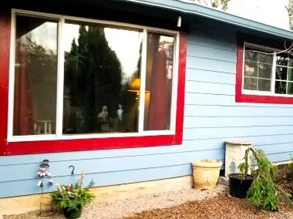 150 SE Palmblad Dr, Gresham, OR 97080