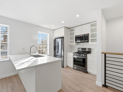 289 Central St, Lowell, MA, 01852