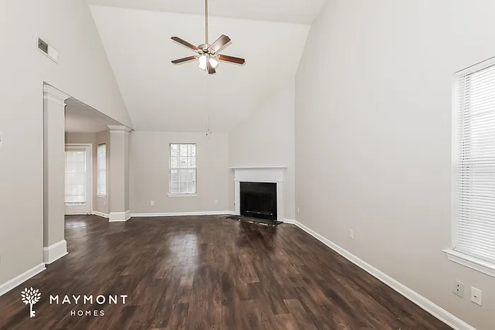 3 bed, 2.5 bath, 1963 sqft, $1,945 — Photo 4