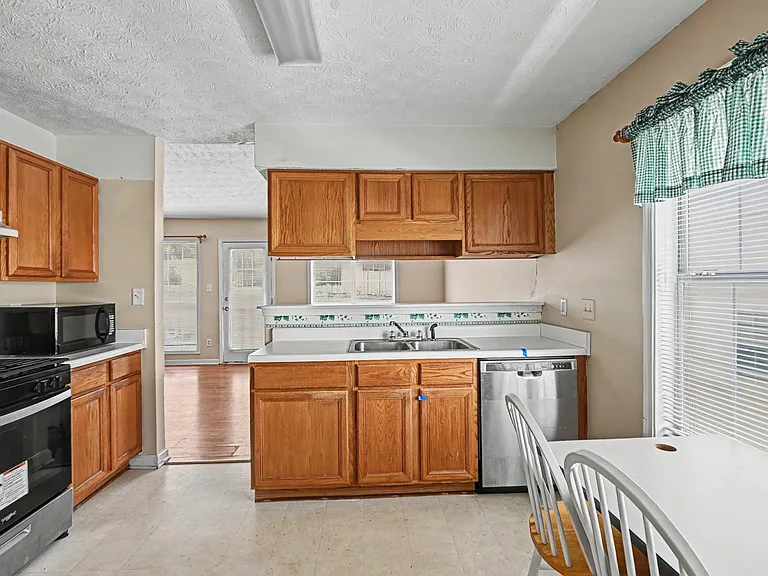 3268 Crossfield Way — Photo 5