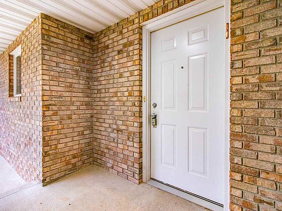 5th image of 2501-2505 N Parkway Dr