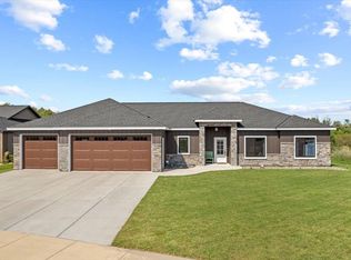 3311 Topaz Ln S, Saint Cloud, MN 56301