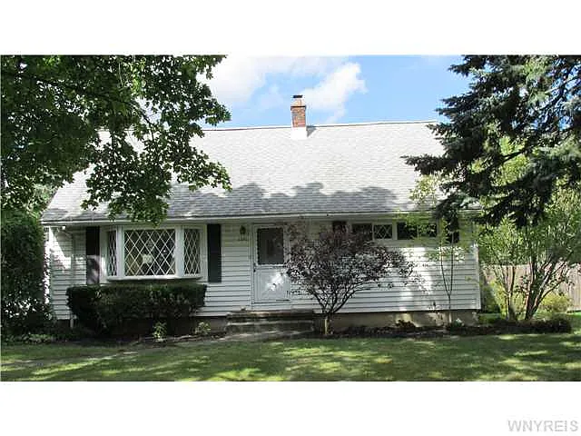 1041 Elliott Dr photo 1