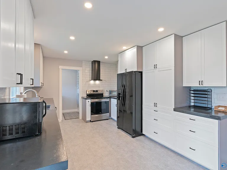 1801 Carson Ln NW — Photo 4