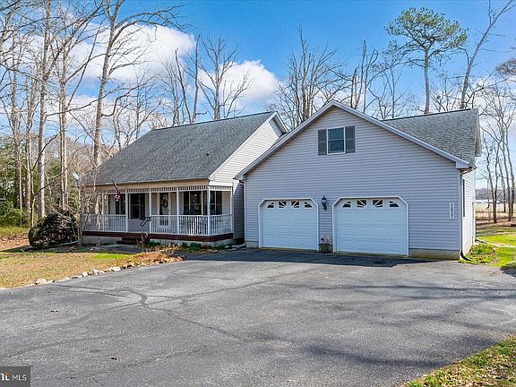 3rd image of 30933 Hickory Ln