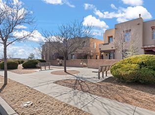 21 E Saddleback Mesa, Santa Fe, NM 87508
