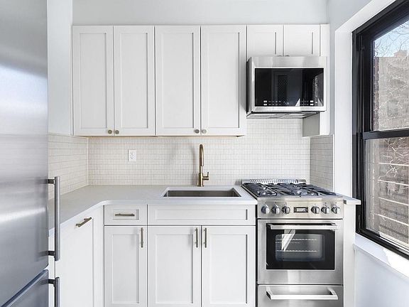 3rd image of 56 7th Ave APT 4F