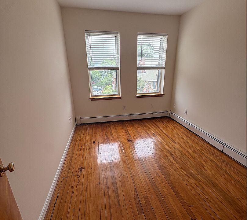 1st image of 206 Chestnut Hill Ave APT 10