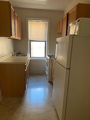 3rd image of 555 Ovington Ave #D45