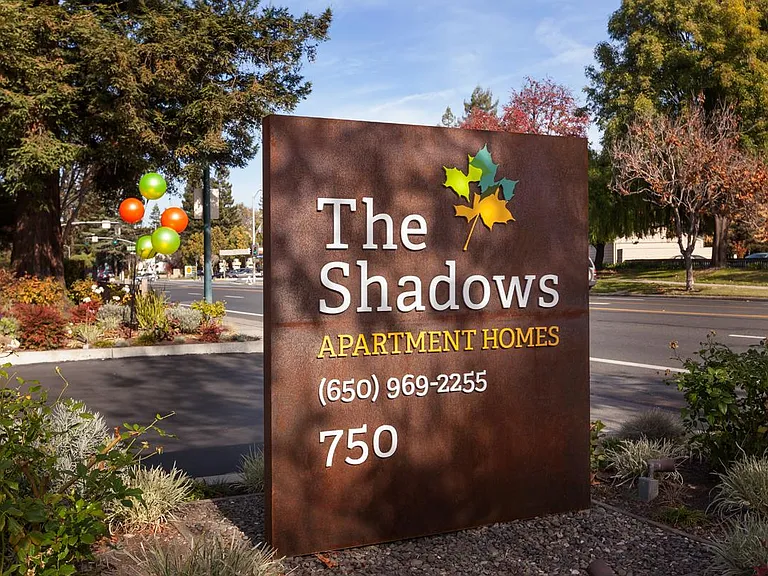 The Shadows Apartments — Photo 4