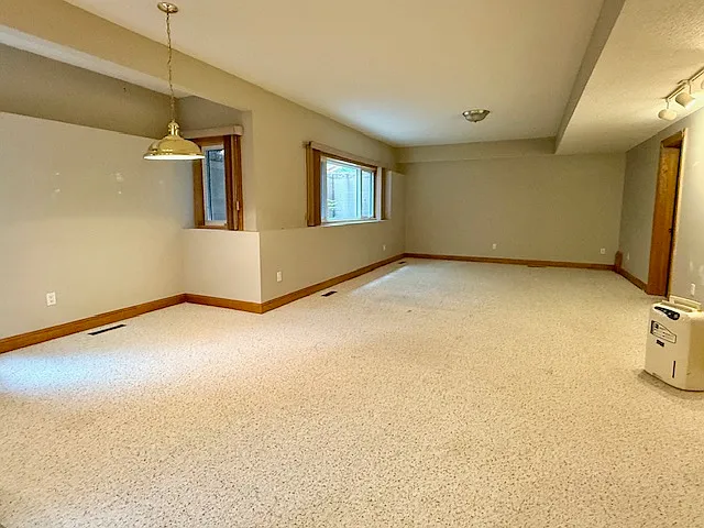 5745 Annapolis Ln N — Photo 24