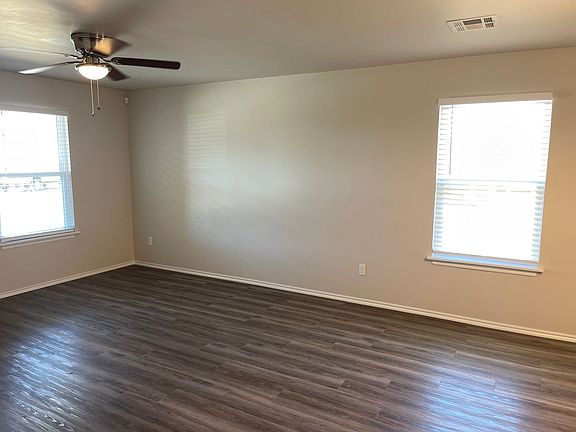 2nd image of 534 Parkhill Cir