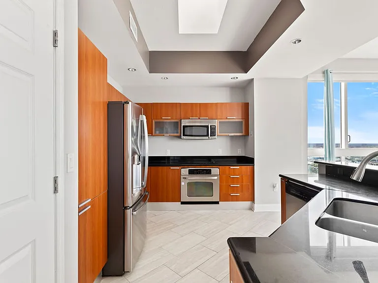 241 Riverside Dr #2610 — Photo 8