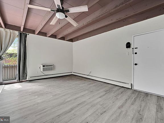 4th image of 100 E Glenolden Ave APT P12