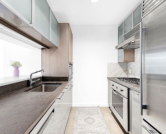 3rd image of 200 Chambers St APT 2K