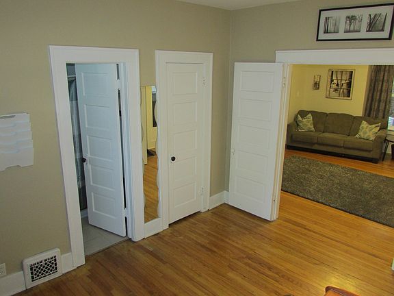 5th image of 453 E Cherry St