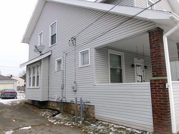 3rd image of 1015 Adams St