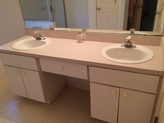 Double Sinks-Master Bedroom