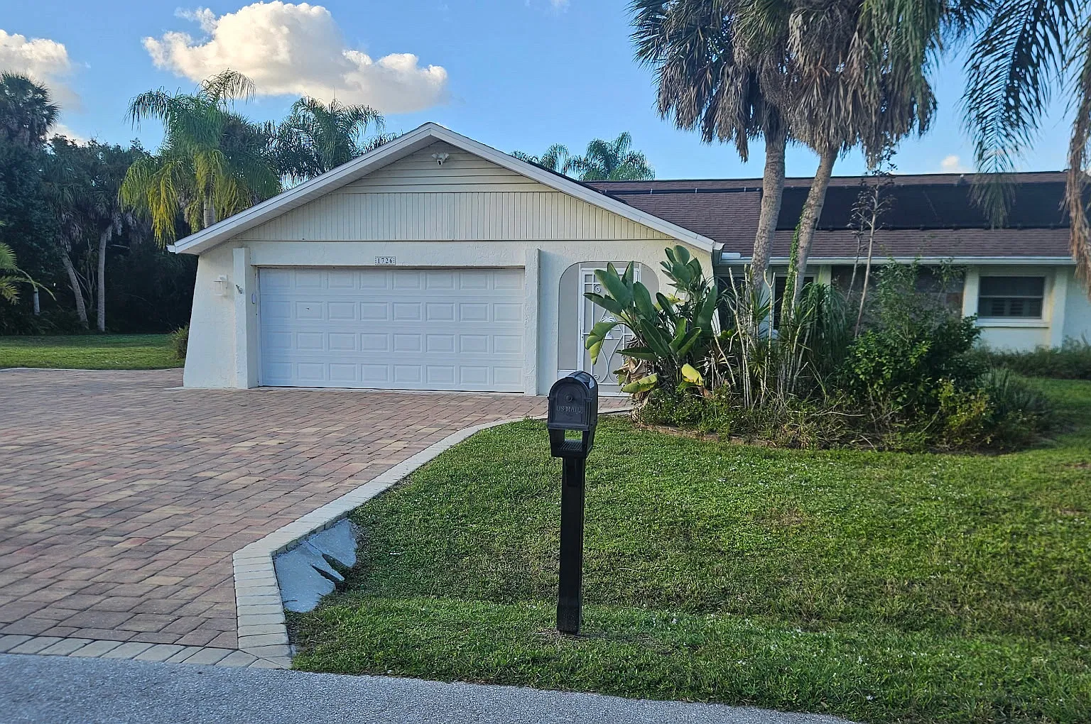 3 bed, 1900 sqft, $4,200 — Photo 1