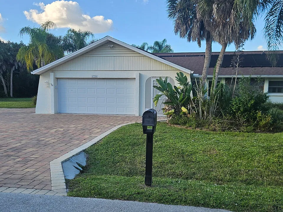 1726 Fossil Dr