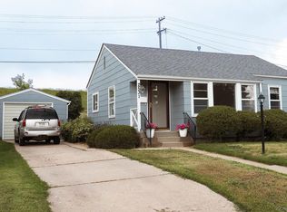 2531 Chestnut Dr, Cheyenne, WY 82001