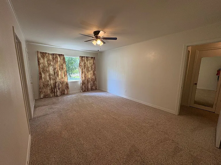 817 Anthony St — Photo 5