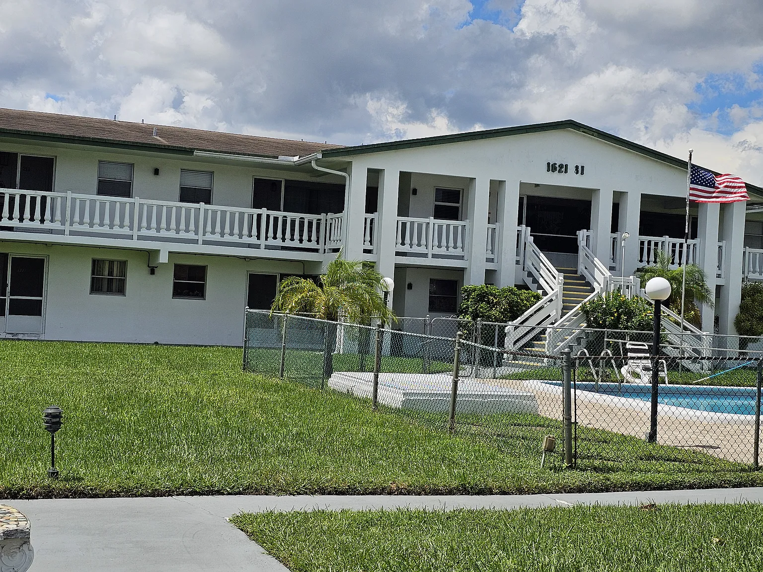 2 bed, 828 sqft, $1,850 — Photo 1