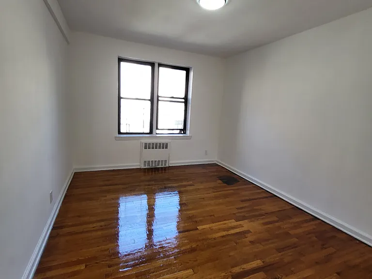 1275 E 5th St #3 — Photo 5