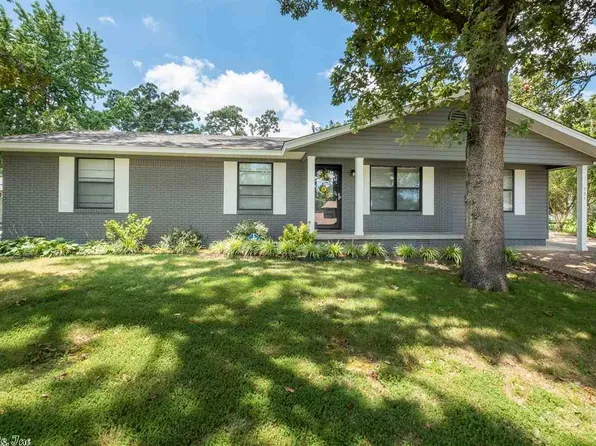 909 Schriner Ct, N Little Rock, AR 72116