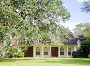 1155 Bronco Trl, Angleton, TX 77515