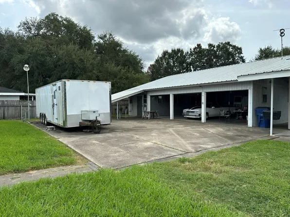 107 7th Ave, Nederland, TX 77627