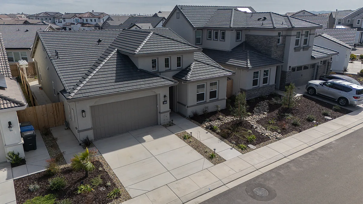 Building Photo - 2522 Amur Ave