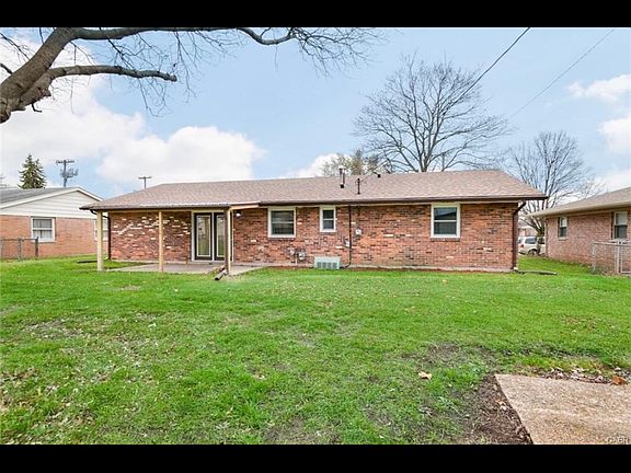 4th image of 975 Linwood Dr