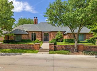 20 Windemere Pl, Grosse Pointe, MI 48236