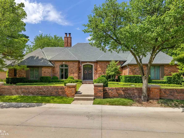 20 Windemere Pl, Grosse Pointe, MI 48236
