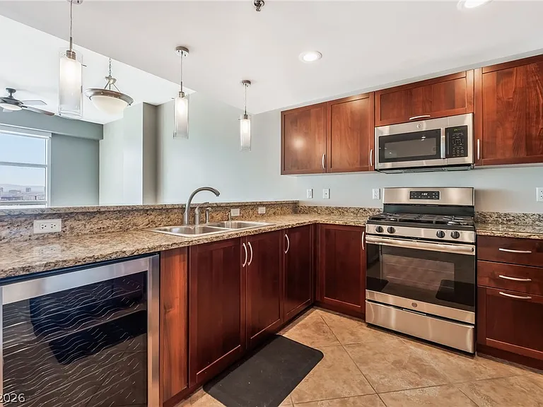 150 Las Vegas Blvd #1711 — Photo 4