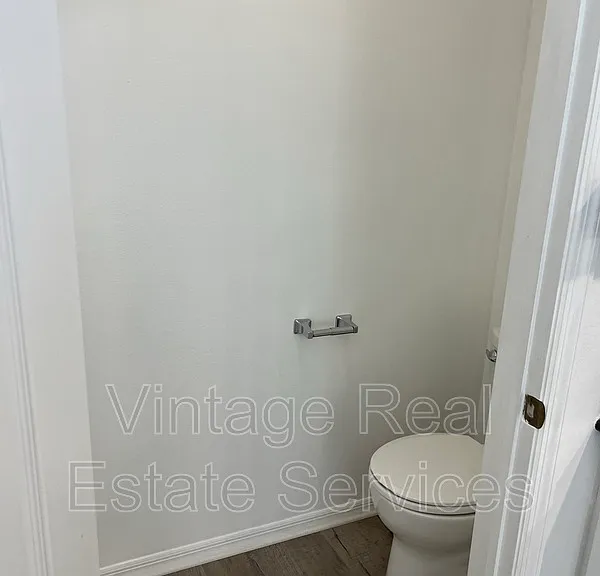 9411 Willow Cove Ct — Photo 29