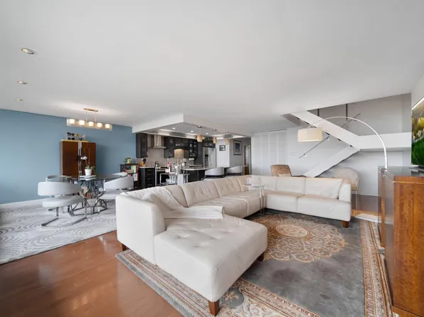 1000 Urlin Ave APT 917, Grandview, OH 43212