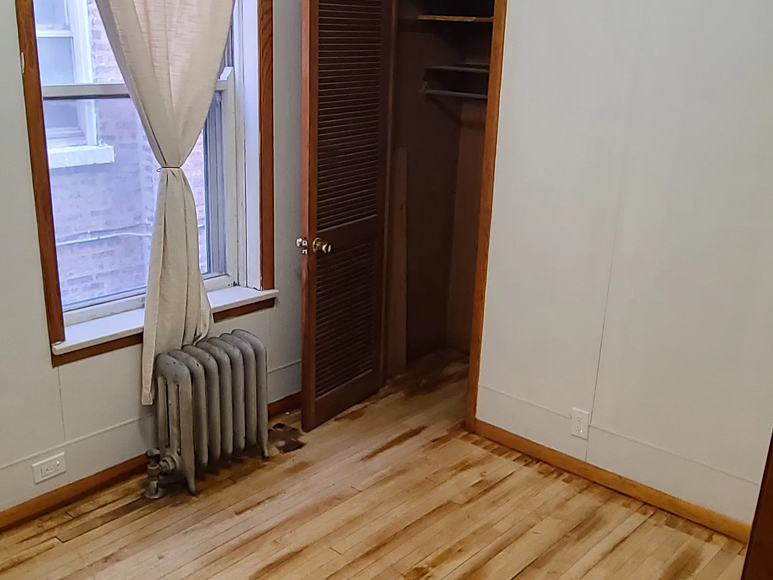 3 bed, 1250 sqft, $1,800 — Photo 4