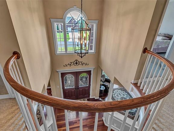 3rd image of 6228 Creekhaven Dr