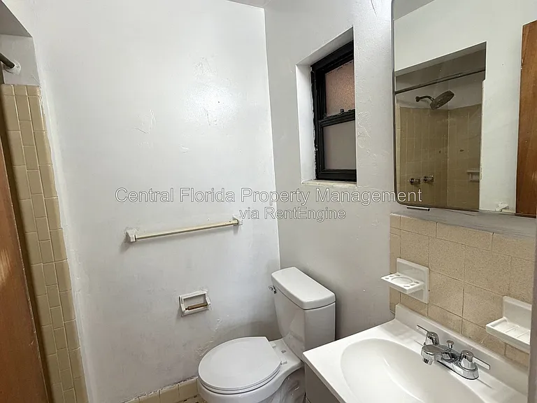 1624 Ferndell Rd — Photo 12