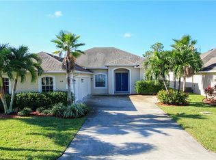 468 NW Sunflower Pl, Jensen Beach, FL 34957
