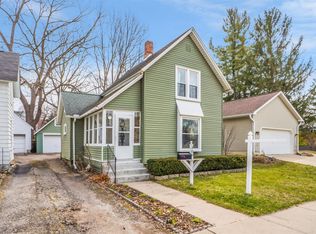 309 Grant St, Chelsea, MI 48118