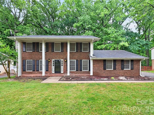 7007 Crossridge Rd, Charlotte, NC 28214