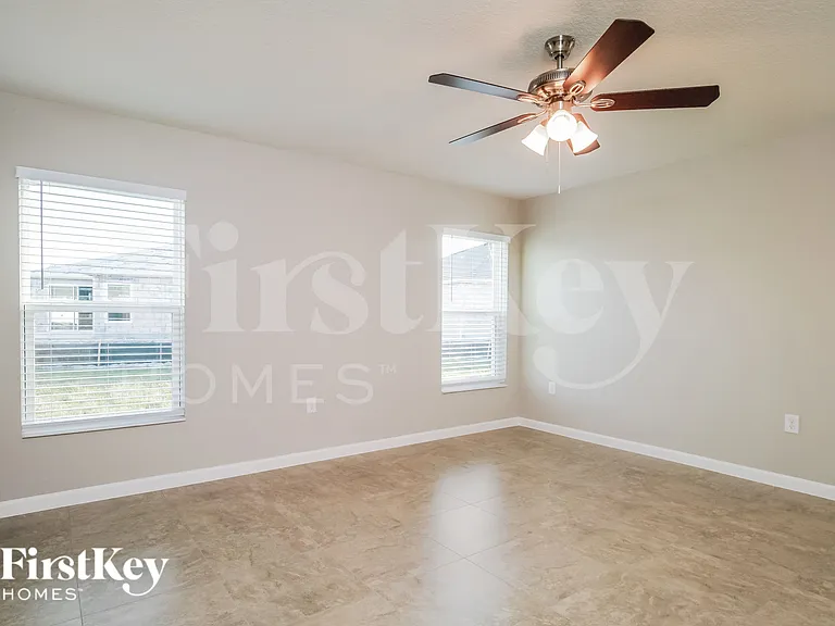 349 S Haven Ct — Photo 3