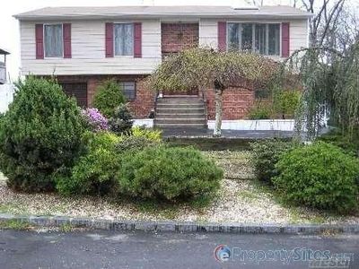 1036 7th St, West Babylon, NY, 11704