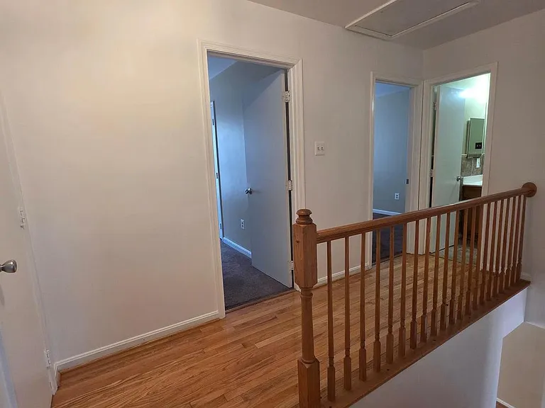 940 Newington Ct — Photo 6