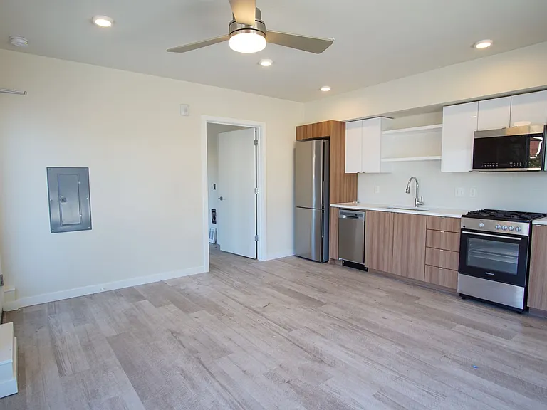5080 NE 33rd Ave #1 — Photo 9