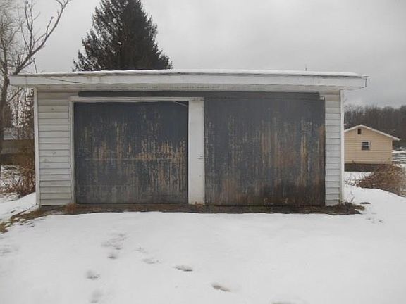 4th image of 32 Warden St