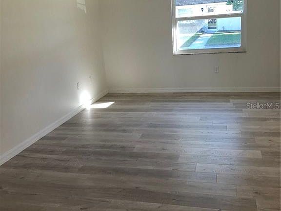 5th image of 1312 Glendale Cir W #229